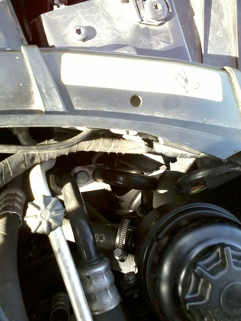 Power steering fluid spraying solution?